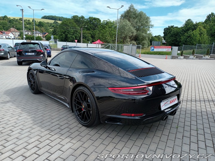 Porsche 911 Carrera 4 GTS 2018