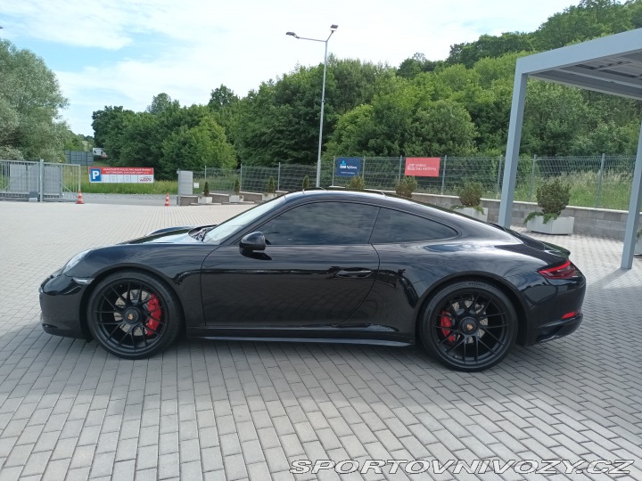 Porsche 911 Carrera 4 GTS 2018