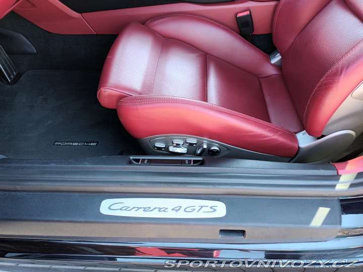 Porsche 911 Carrera 4 GTS 2018