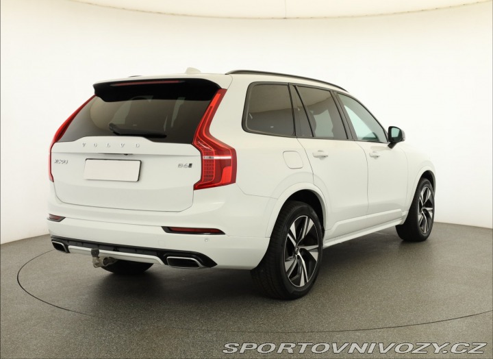 Volvo Ostatní modely XC90 R-Design B6 AWD 2021