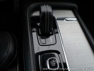 Volvo Ostatní modely XC90 R-Design B6 AWD 2021