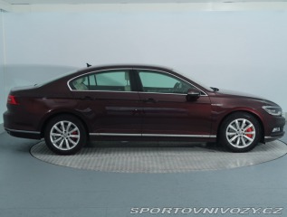Volkswagen Ostatní modely Passat Highline 2.0 BiTDI 2015