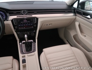 Volkswagen Ostatní modely Passat Highline 2.0 BiTDI 2015