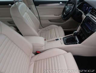 Volkswagen Ostatní modely Passat Highline 2.0 BiTDI 2015