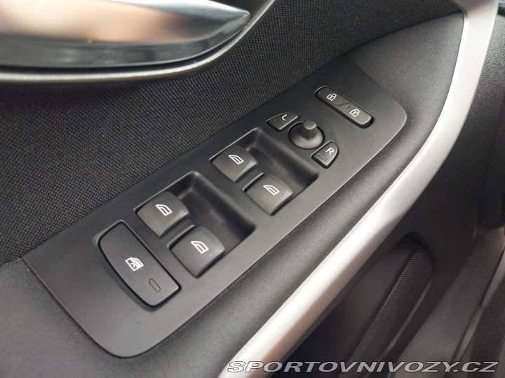 Volvo V40 2.0 D4 2012