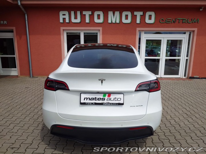 Tesla Model Y Long Range Dual Motor 378 2022