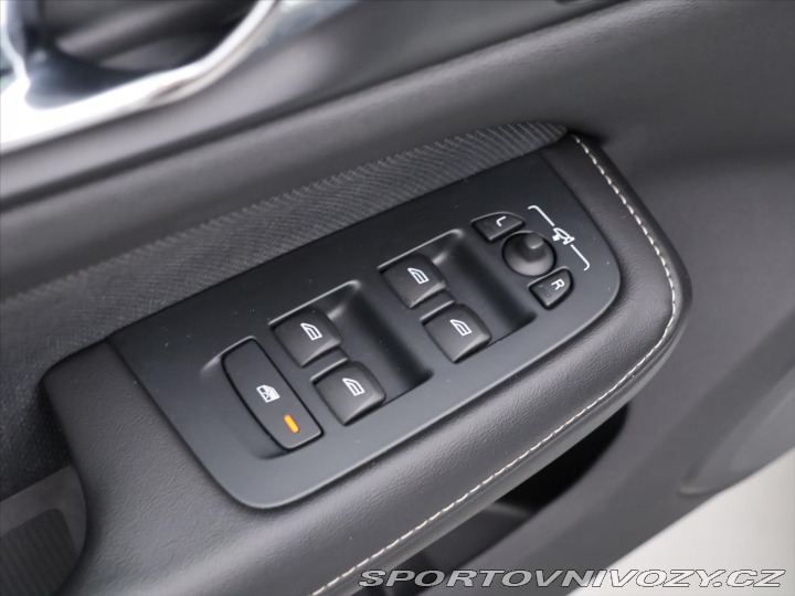 Volvo V60 2,0 T5 184kW Drive-E R-De 2022