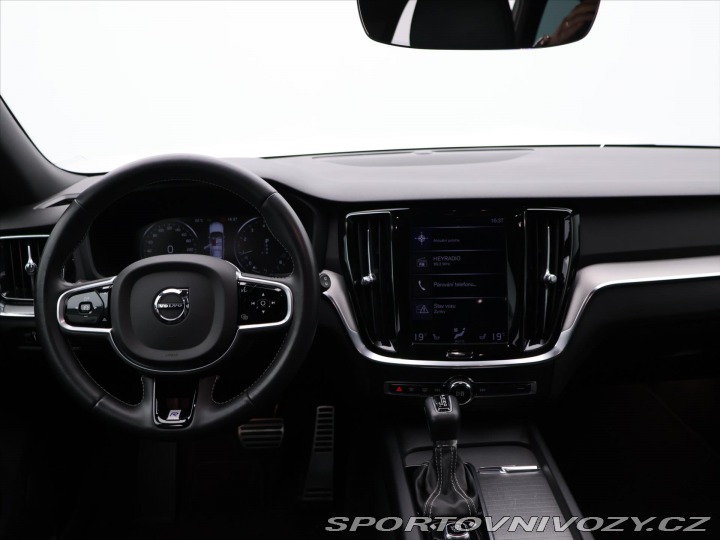 Volvo V60 2,0 T5 184kW Drive-E R-De 2022