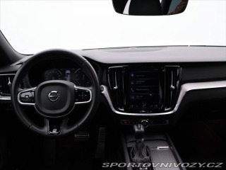 Volvo V60 2,0 T5 184kW Drive-E R-De 2022