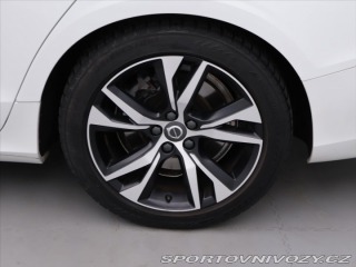 Volvo V60 2,0 T5 184kW Drive-E R-De 2022