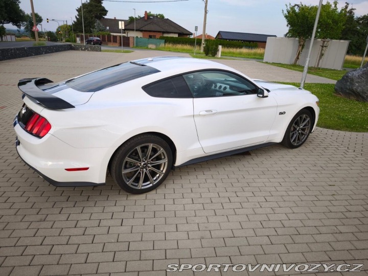 Ford Mustang 5,0   GT V8 1800