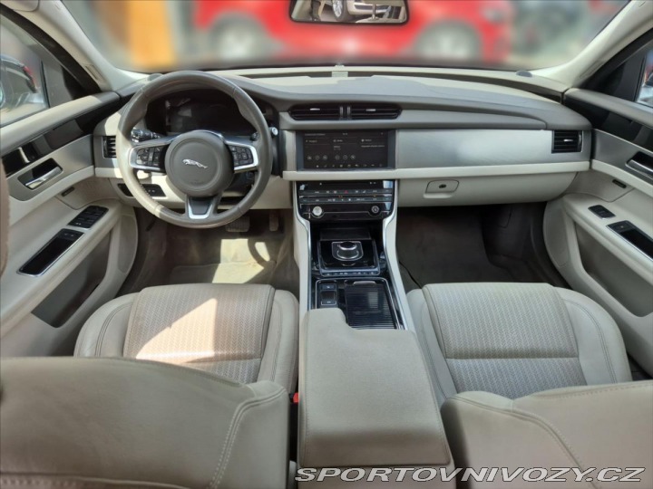Jaguar XF 2,0 25t Prestige 2018