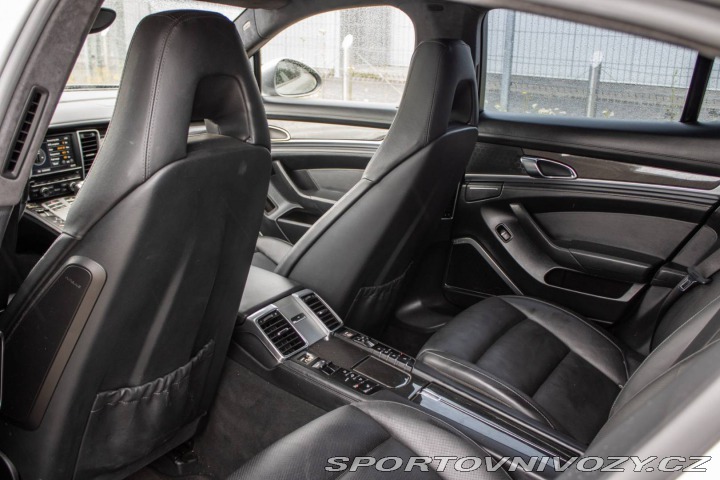 Porsche Panamera 4.8 Turbo 368kW / AJ NA 2010