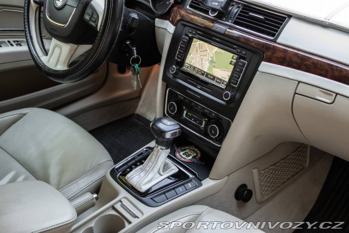 Škoda Superb 3.6 FSI V6 4x4 Elegance 2009