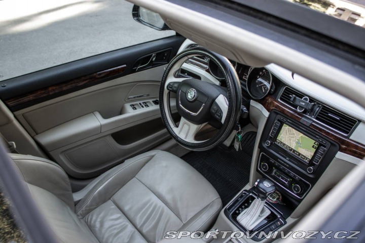 Škoda Superb 3.6 FSI V6 4x4 Elegance 2009
