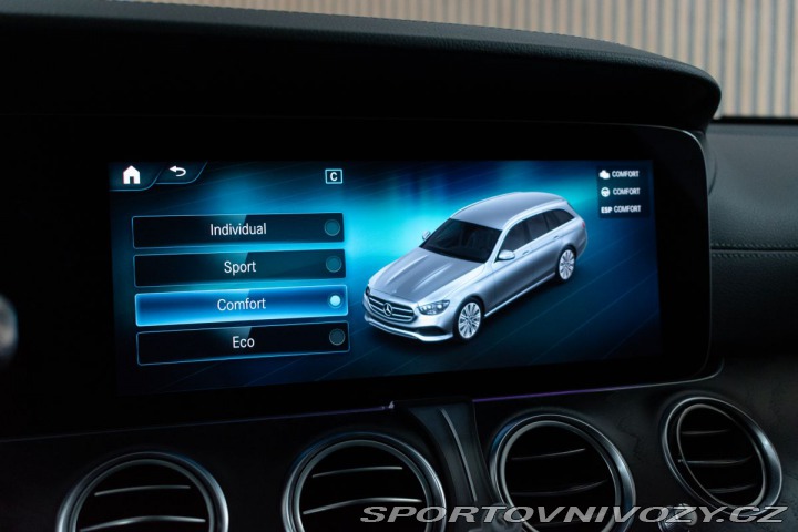 Mercedes-Benz E E 220d AMG*4MATIC*TAŽNÉ*A 2021