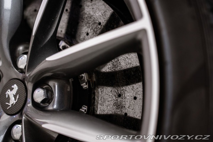 Ferrari 812 GTS, lift, karbon, CZ 2021