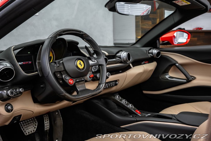 Ferrari 812 GTS, lift, karbon, CZ 2021