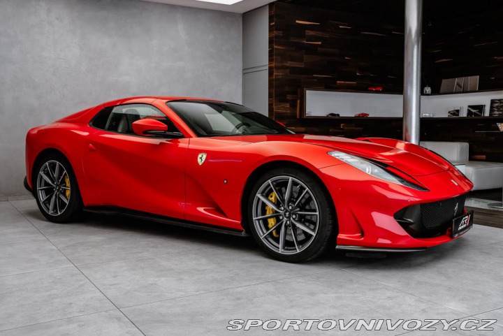 Ferrari 812 GTS, lift, karbon, CZ 2021