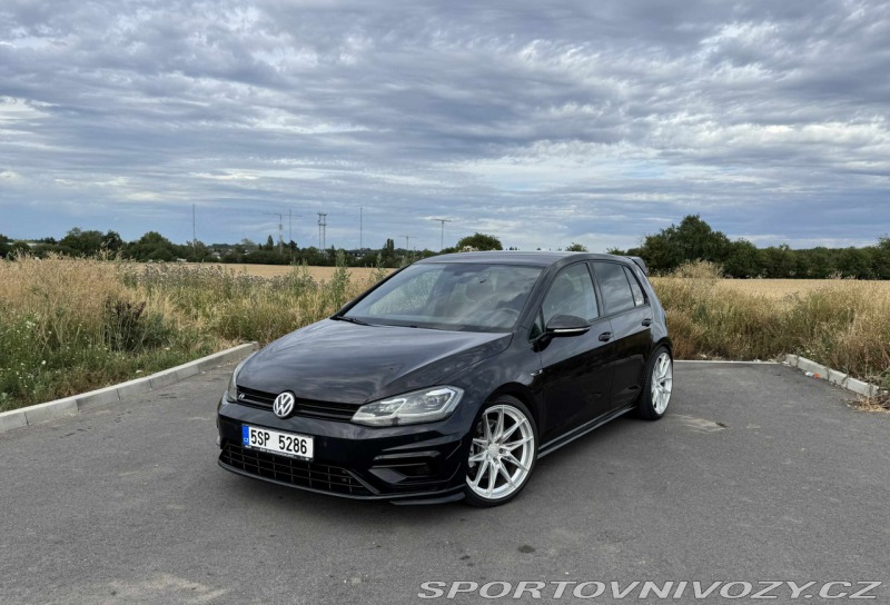 Volkswagen Golf 7.5 R Akrapović