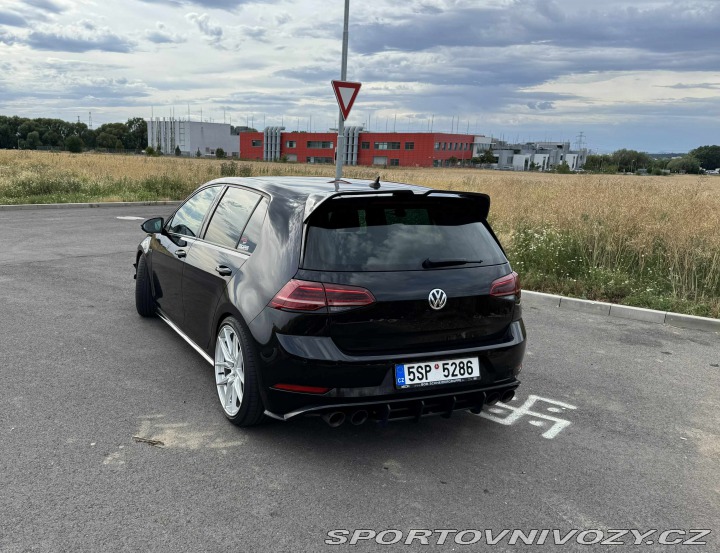 Volkswagen Golf 7.5 R Akrapović 2019