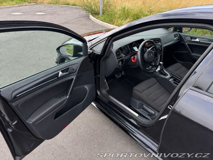 Volkswagen Golf 7.5 R Akrapović 2019
