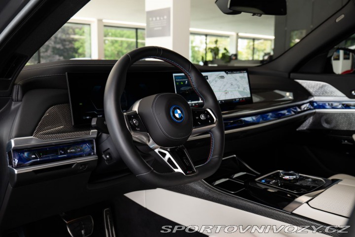 BMW Ostatní modely M70 xDrive Bower&Wilk 2023