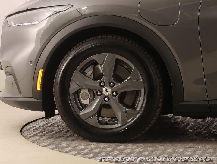 Ford Mustang Mach-E Standard Range RW 2021