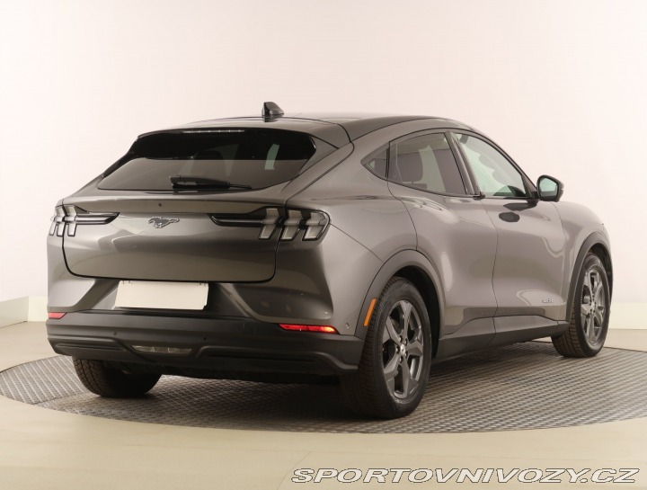 Ford Mustang Mach-E Standard Range RW 2021