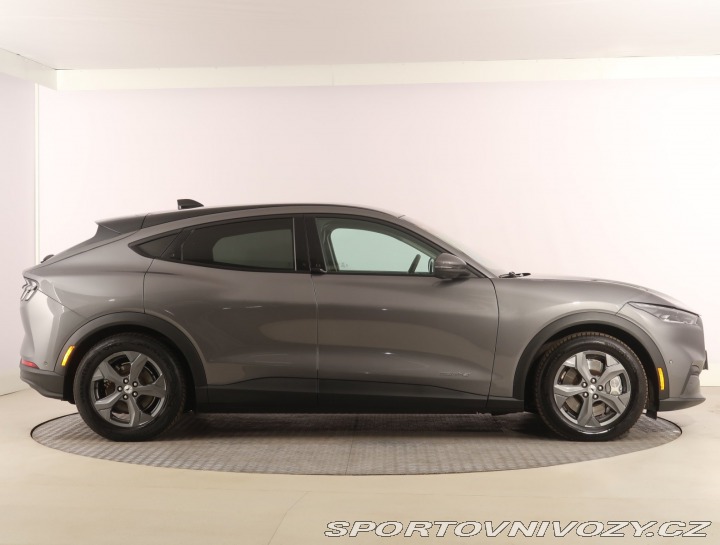 Ford Mustang Mach-E Standard Range RW 2021