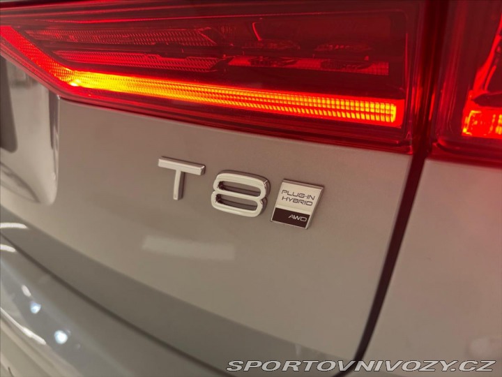 Volvo Ostatní modely XC60 2,0 XC60T8 Ultra Dark 0 2025