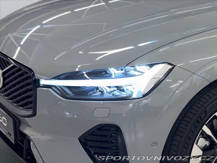 Volvo Ostatní modely XC60 2,0 XC60T8 Ultra Dark 0 2025