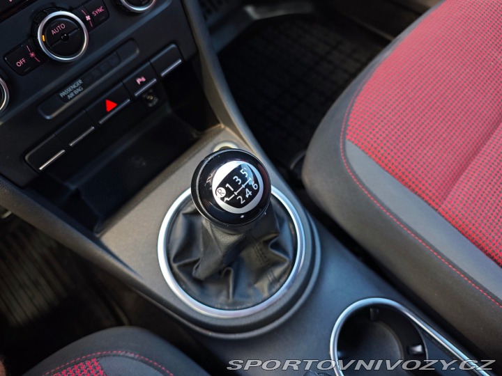 Volkswagen Beetle 1.2 TSI Design REZERVACE 2012