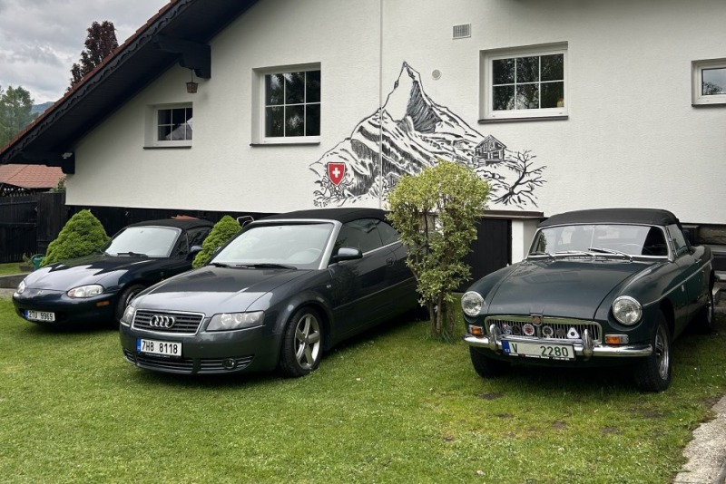 Audi A4 Audi a3 3.0i manuál