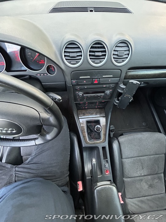 Audi A4 Audi a3 3.0i manuál 2004