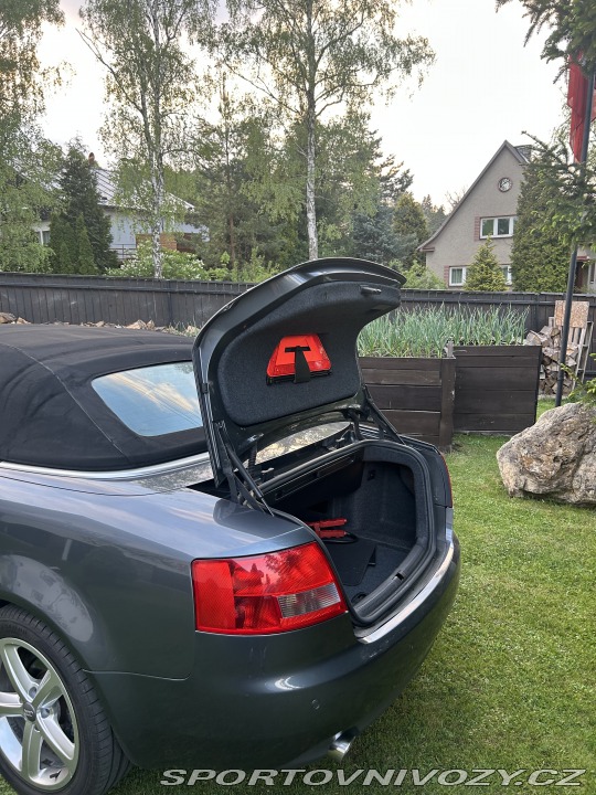 Audi A4 Audi a3 3.0i manuál 2004