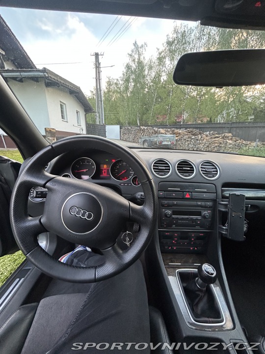 Audi A4 Audi a3 3.0i manuál 2004