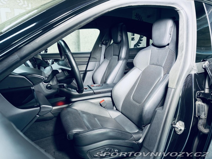 Porsche Taycan Turbo S*KERAMIKY*REZERVAC 2020