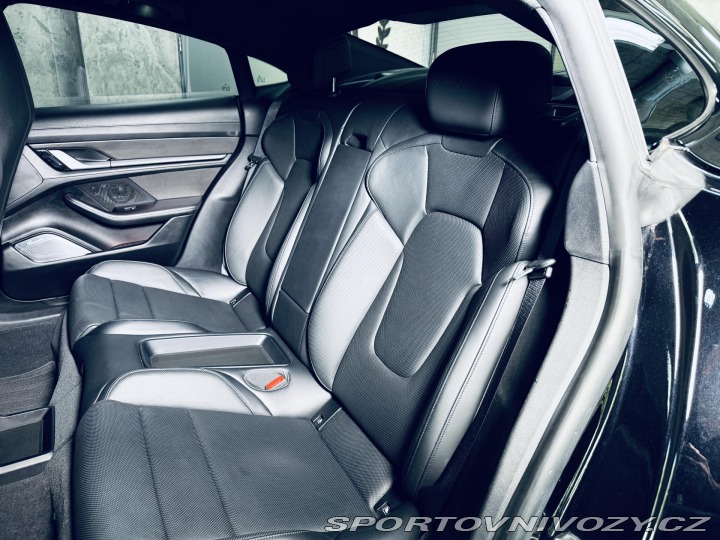 Porsche Taycan Turbo S*KERAMIKY*REZERVAC 2020