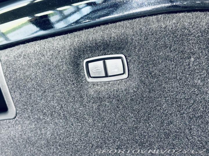 Porsche Taycan Turbo S*KERAMIKY*REZERVAC 2020