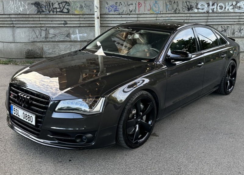 Audi S8 D4
