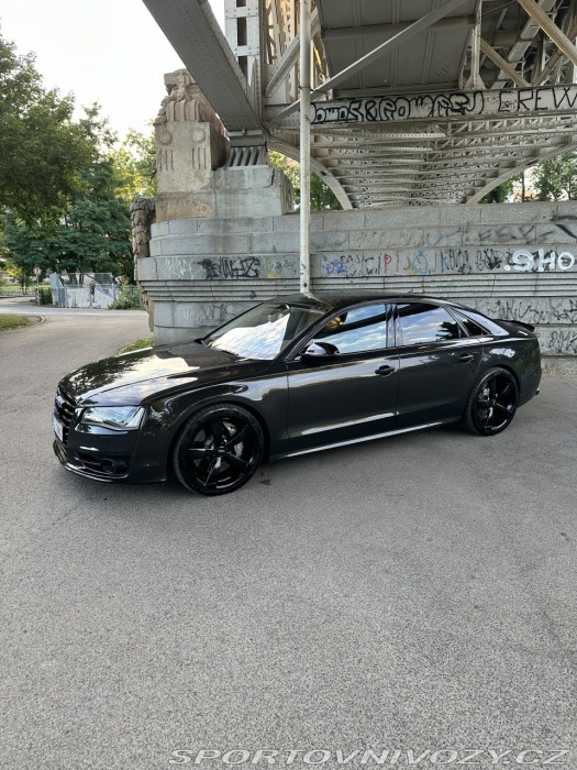 Audi S8 D4