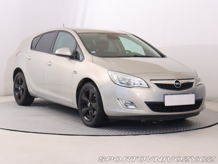 Opel Astra 1.6 T 2010
