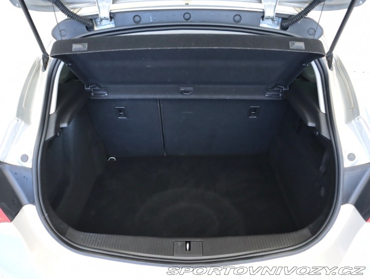 Opel Astra 1.6 T 2010