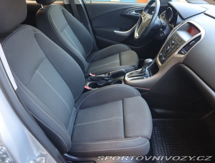 Opel Astra 1.6 T 2010