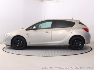 Opel Astra 1.6 T 2010