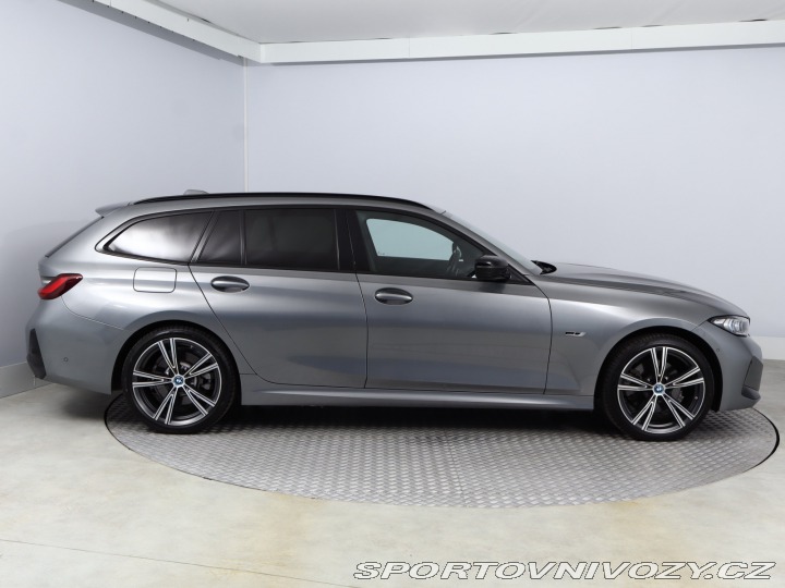 BMW 3 M Sport 330 e xDrive 2022