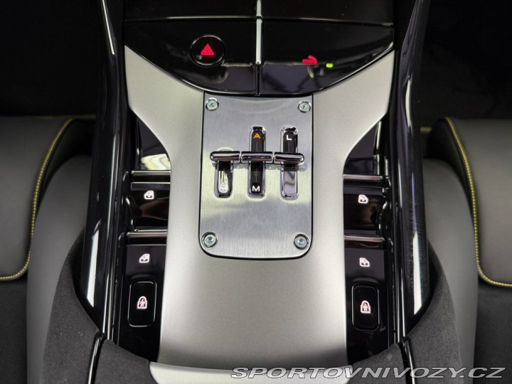 Ferrari Ostatní modely V12 CARBON, ALCANTARA, PA 2026