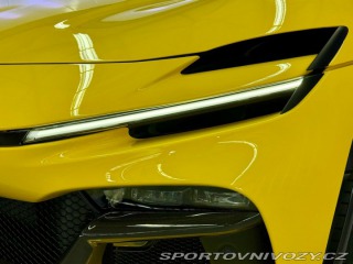 Ferrari Ostatní modely V12 CARBON, ALCANTARA, PA 2026