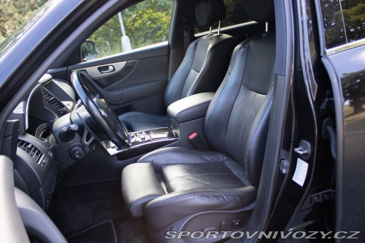 Infiniti Ostatní modely QX70 Verze S, servisované, DVB 2015